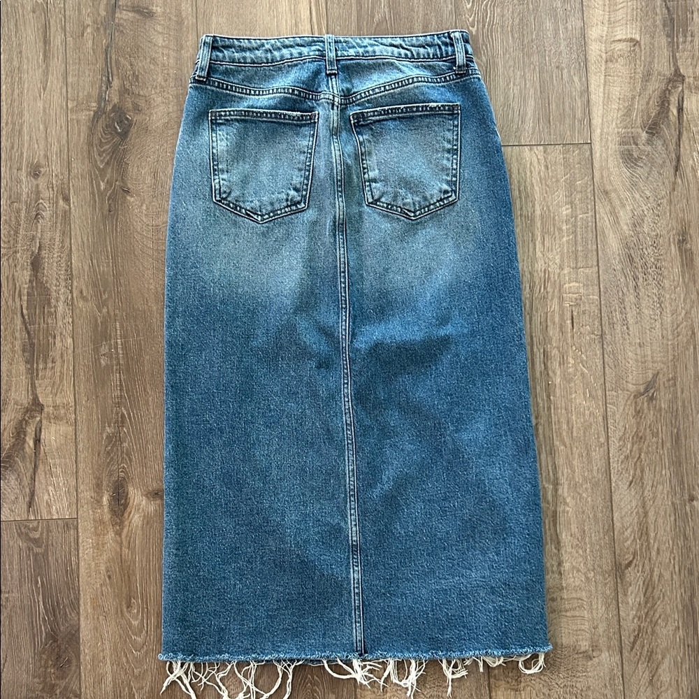 Like new - KUT From The KLOTH ‘Jen’ Denim Skirt - Picture 10 of 16